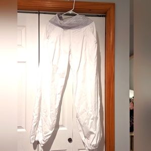 Lululemon Size 8 Yoga Pants